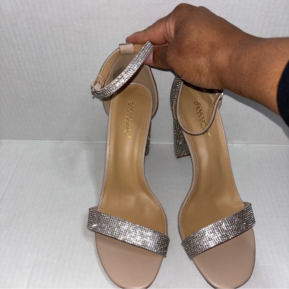 Shoe dazzle old Lyvia rhinestone chunky heel sandal size 10 - Picture 6 of 9